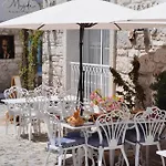 Muejde Alacati *