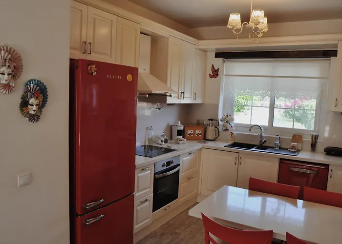 Muejde Alacati Szálloda *